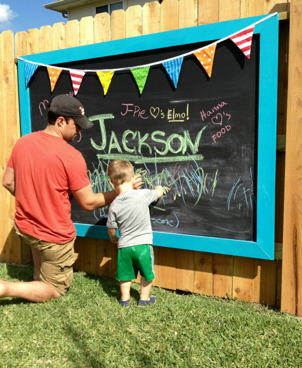 Outdoor Chalkboard for Summer Fun 