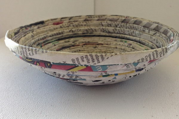 Recycled Newspaper Bowl.  Get the tutorial 