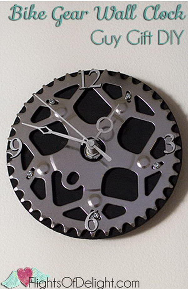Bike Gear Wall Clock. Get the tutorial 