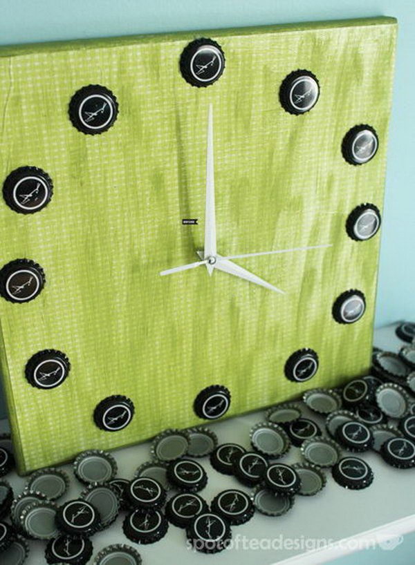 Beer Bottle Cap Wall Clock. Check out the steps 
