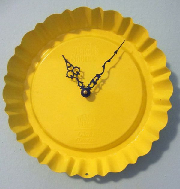 Pie Pan Clock. Get the instructions 