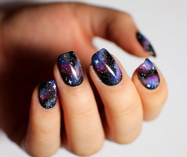 Simple and Realistic Galaxy Nails. 