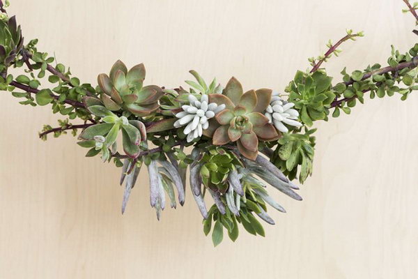 Succulent Garland. See how 