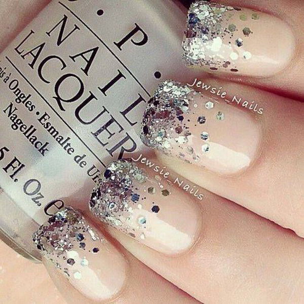 Nude Glitter Nail. 