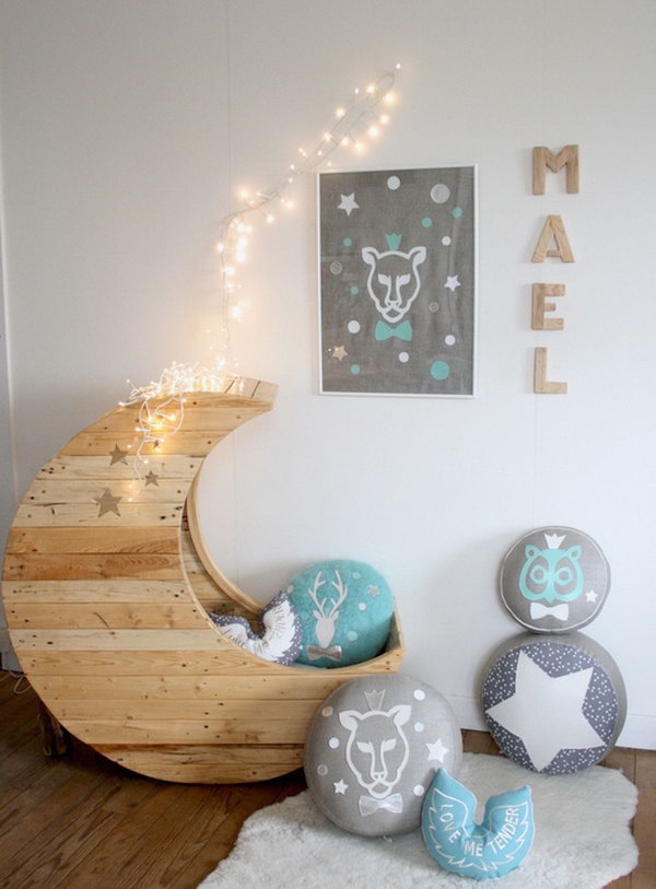 Moon Cradle from Pallets. 