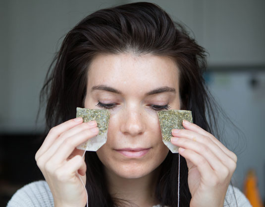 Use Cold Green Tea Bags to Reduce the Puffiness and Dark Circles under Your Eyes. 