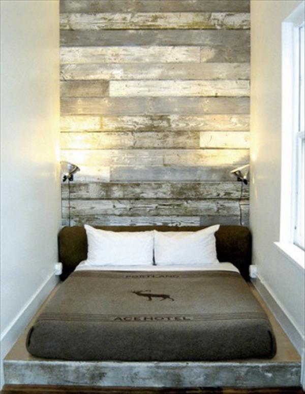 Rustic Bed Frame with Pallet Headboard. Get the tutorial 