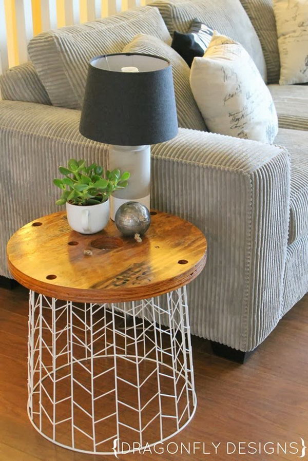 DIY Accent Laundry Basket Table. Get the tutorial 