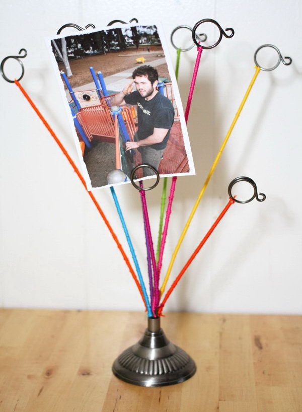 DIY Colorful Photo Holder. See the steps 