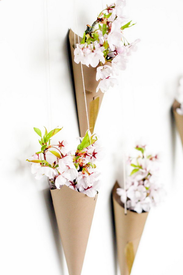Blossoming Flower Cone Wall Display. See how to make it 