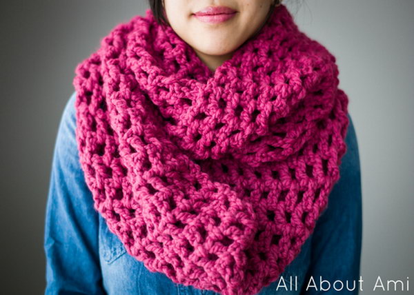 Long Double Crochet Cowl. Crochet this simple and quick crochet cowl to help keep you warm and beautiful this winter! 