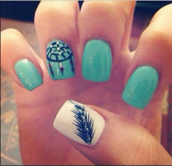Dreamchatcher and Feather Nails. Very pretty! I have to say, I am really into this feather design. 