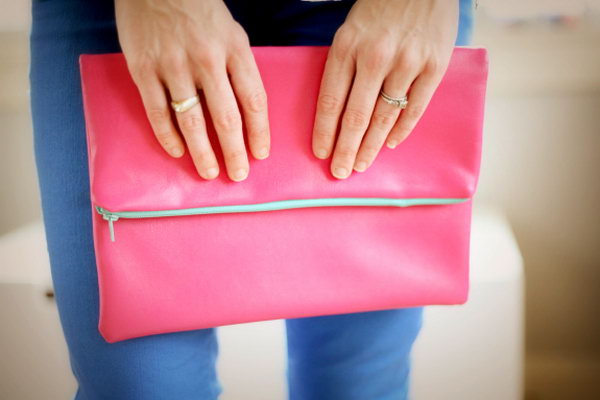 DIY Leather Fold Over Clutch. Check out the steps 