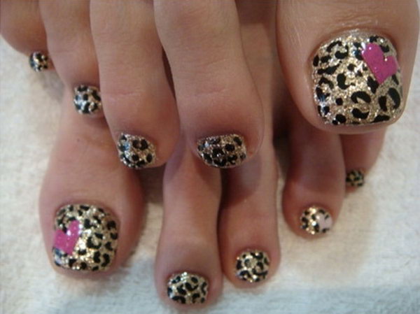 Leopard Print On Toes. 