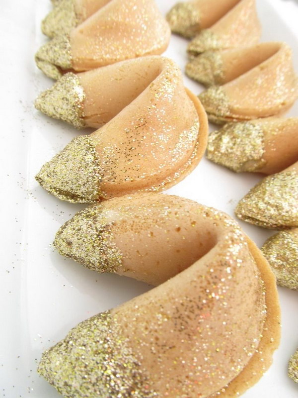 DIY Edible Gold Glitter Dipped Fortune Cookies 