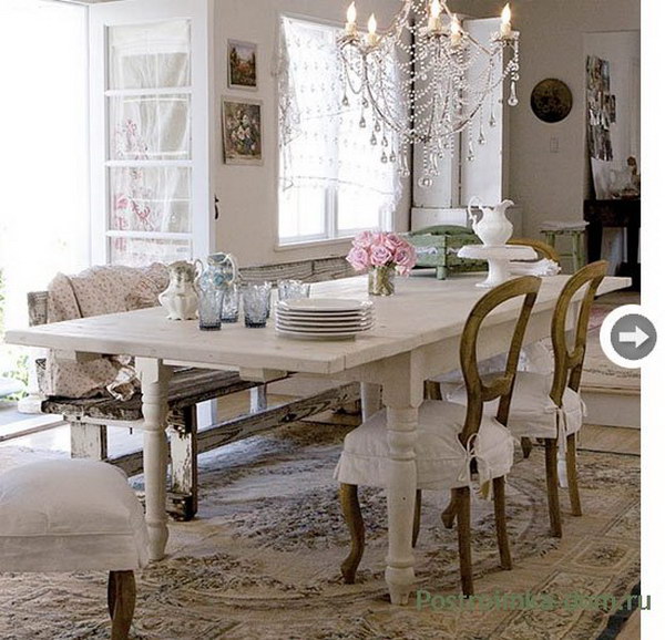 Shabby Chic Dining Room With Stylish Chandelier. 