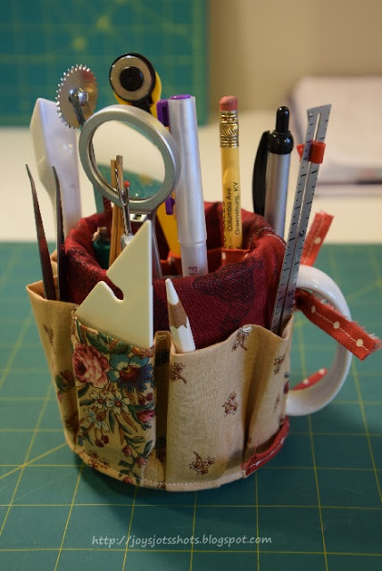 Functional Mug Organizer. Dress up my pencil jar with this creative and easy to do idea. See the directions 