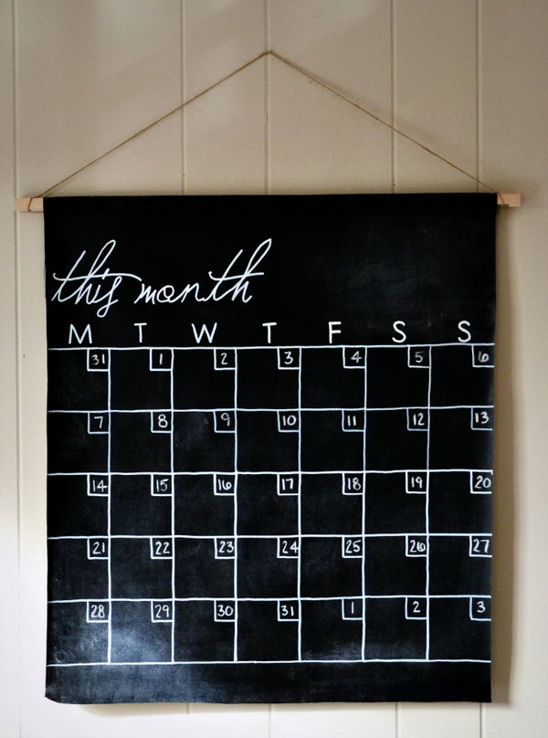 DIY Chalkboard Calendar 