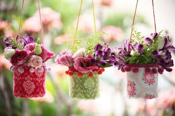 DIY Pretty Hanging Vases From Plastic Bottles. Check out the instruction 