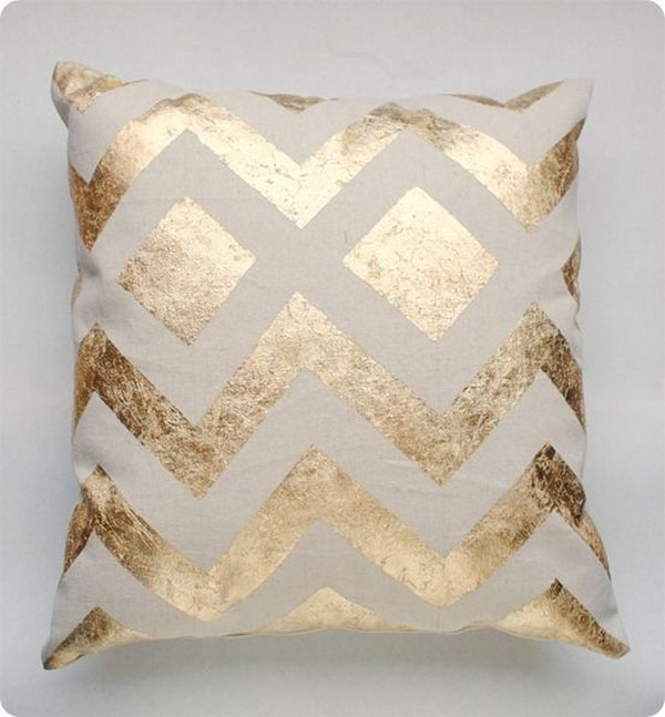 DIY Metallic Gold Pillow . 