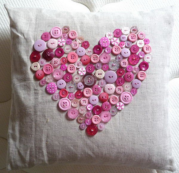 This vintage button heart pillow is perfect for Valentines Day 