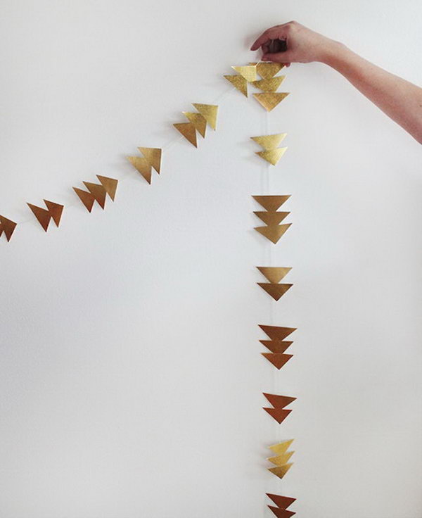Gold Triangle Garland. Get the tutorial 
