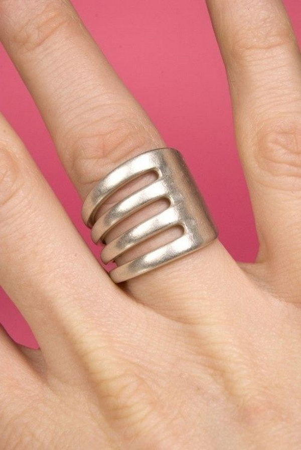 Unique Fork Ring. 