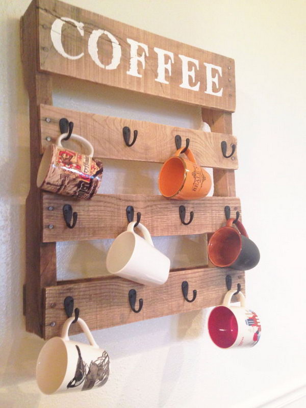 DIY Pallet Coffee Cup Holder. Get the instructions 