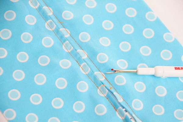 How to install a basic zipper in your sewing project 