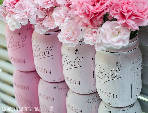 Pink Ombre Painted Mason Jars. Check out the tutorial 