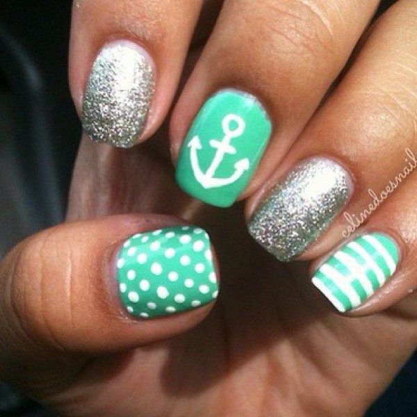 Green and Sliver Glitter Anchor Manicure. 