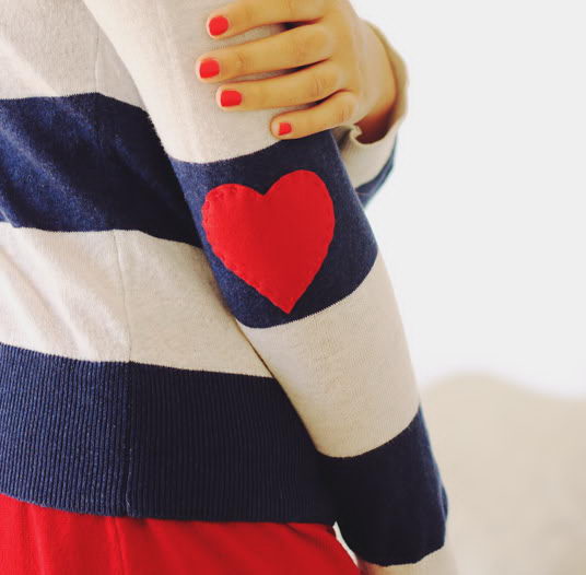 DIY Felt Heart Elbow Patches. See the tutorial 