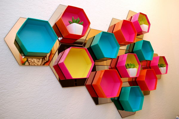 DIY Hexagon Shelf. Get the tutorial 