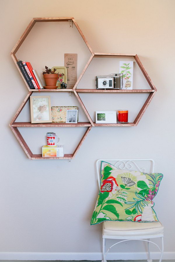 DIY Honeycomb Shelf. Get the tutorial 