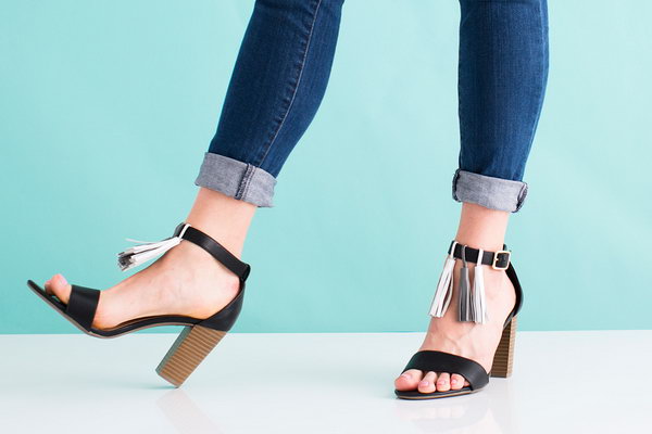DIY Leather Sandals. Get the directions 