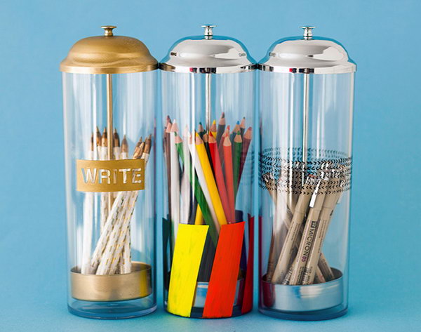Pop Up Pencil Holders. Using those pop up straw containers instead of  the boring old pencil cup on your home office desk. It's really cool. Learn the tutorial 