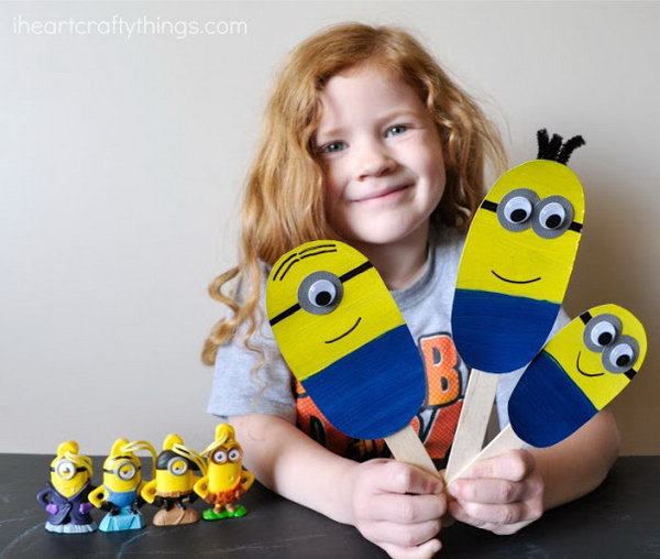 Minions Stick Puppets. Check out the tutorial 