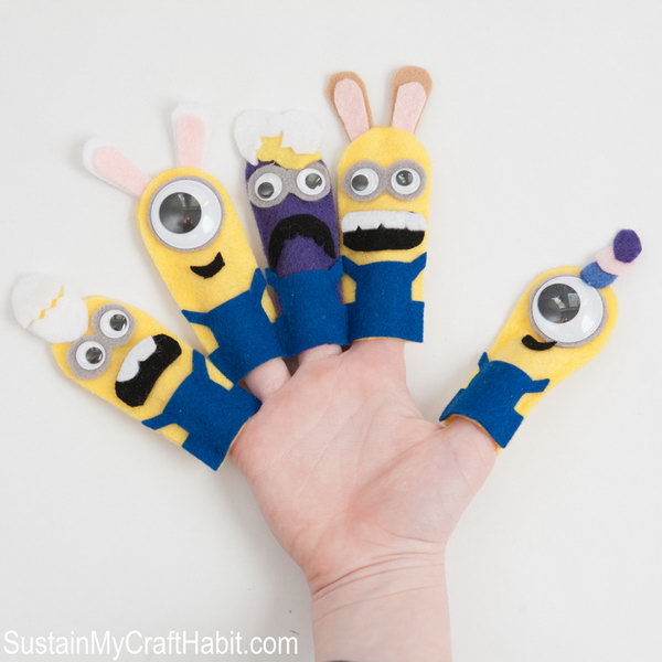 DIY Minion Puppets. Get the tutorial 