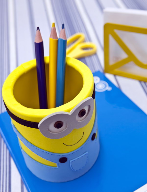 Pencil Holder of Minions. See the tutorial 