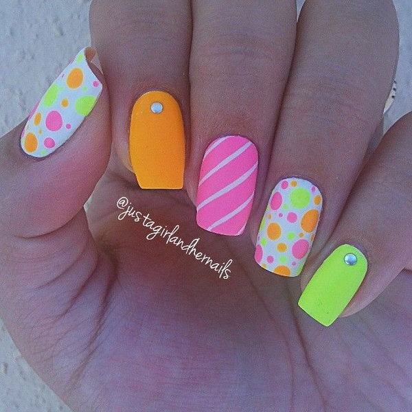 Polka Dots Neon Nails. 