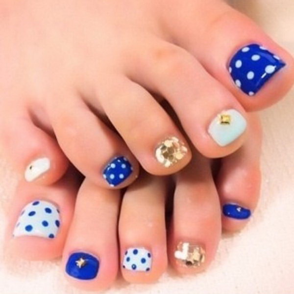 Blue Theme with Polka dots, Glitter and Jewels Toe Nail Design. 