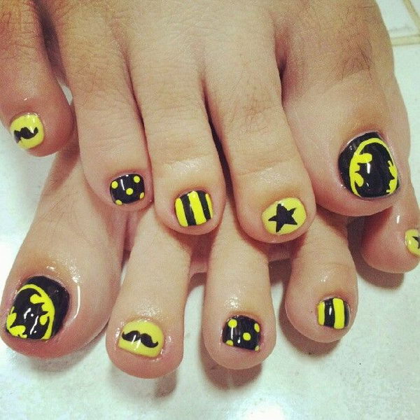 Black and Yellow Patterned Toe Nails. 