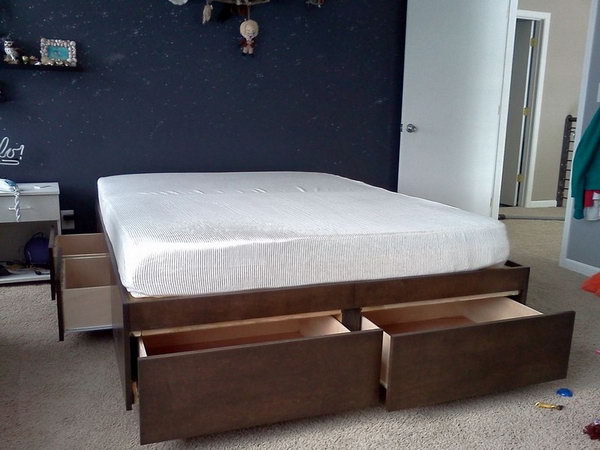 DIY Bed with Drawers. If you need more storage in your bedroom, but lack the floor space for cabinets. These drawers under the bed is great for extra storage without dust. Get the tutorial 