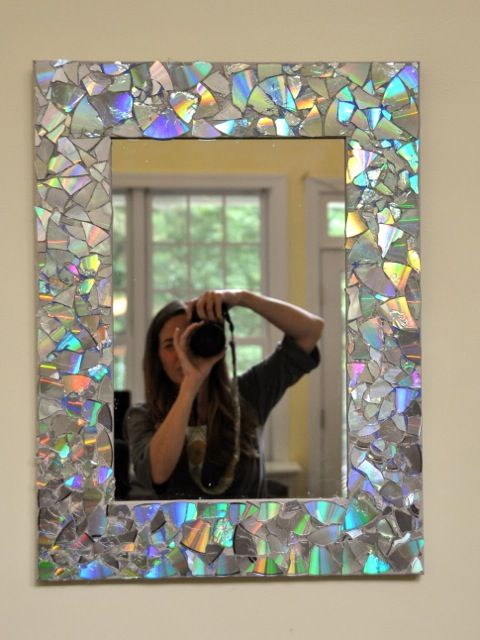 DIY CD Mosaic Mirror. 