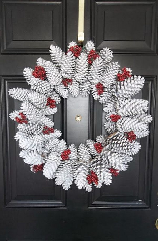 DIY Snowy Pinecone Wreath 