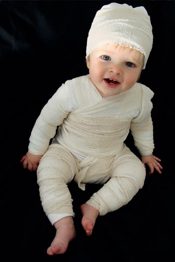 DIY Mummy Baby Costume 