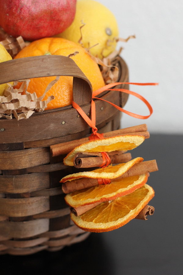 DIY Dried Orange and Cinnamon Ornaments 