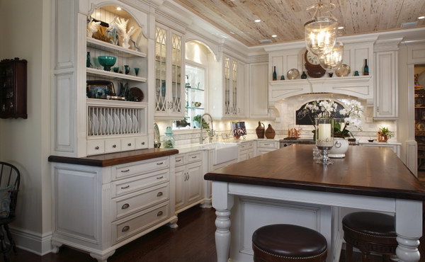 Gorgeous Kitchen Countertop With White Cabinets. 