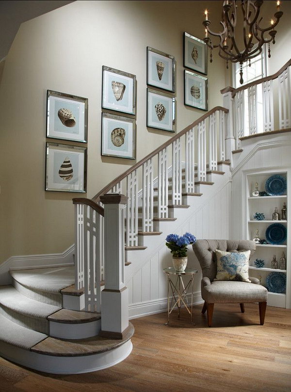 Chic Ways To Decorate Your Staircase Wall 2022