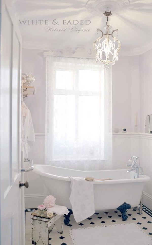 Feminine Shabby Chic Bathroom. 